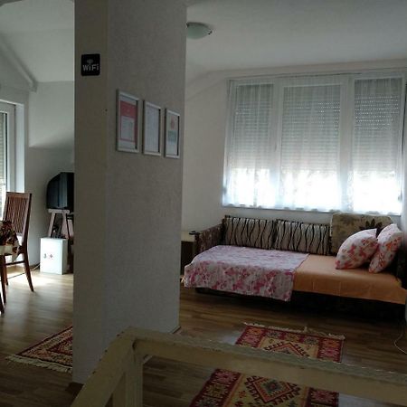 Family House Near Motorway 6 Guests 3 Bedrooms เวเลส ภายนอก รูปภาพ