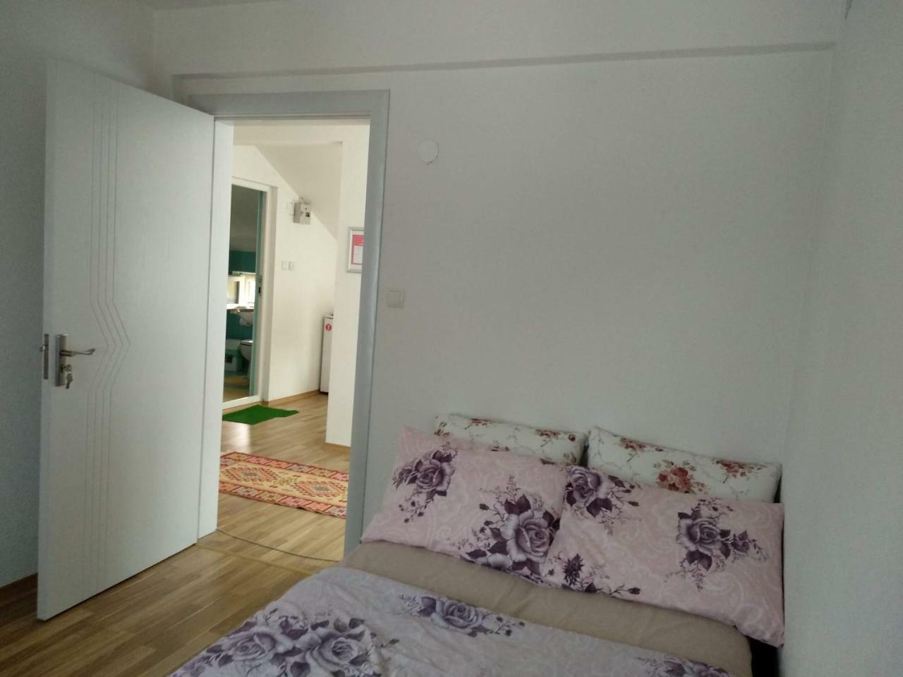 Family House Near Motorway 6 Guests 3 Bedrooms เวเลส ภายนอก รูปภาพ